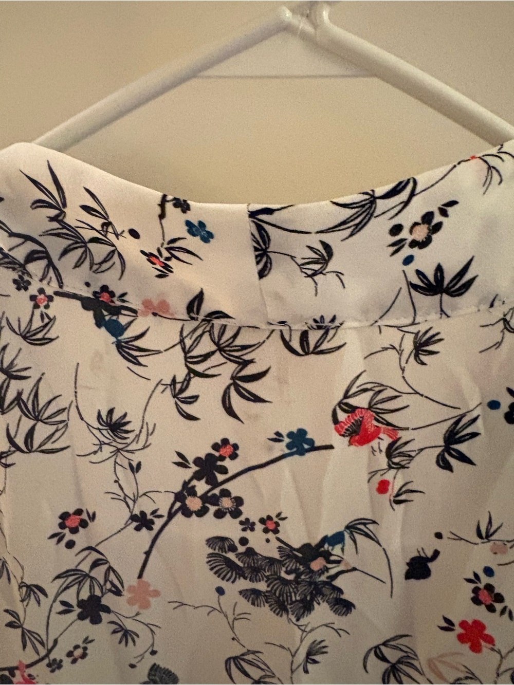 Laundry by Shelli Segal White Floral Sleeveless V-Neck Blouse - Picture 13 of 16